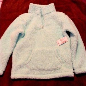 Girl’s Pullover Long Sleeves Top. Size 4